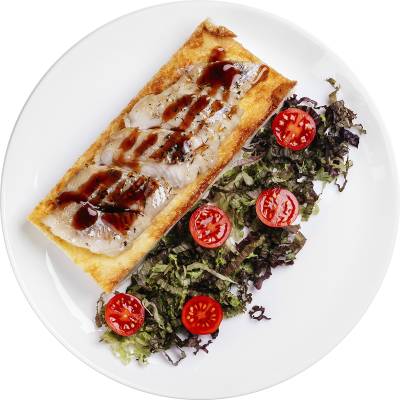 Омлет с судаком и томатами черри