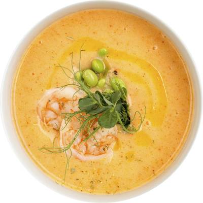 Крем-суп из сельдерея с креветками и ржаными сухариками